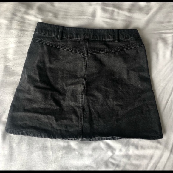 4/$25 🍄 Black denim button up skirt size 28 - Picture 4 of 4